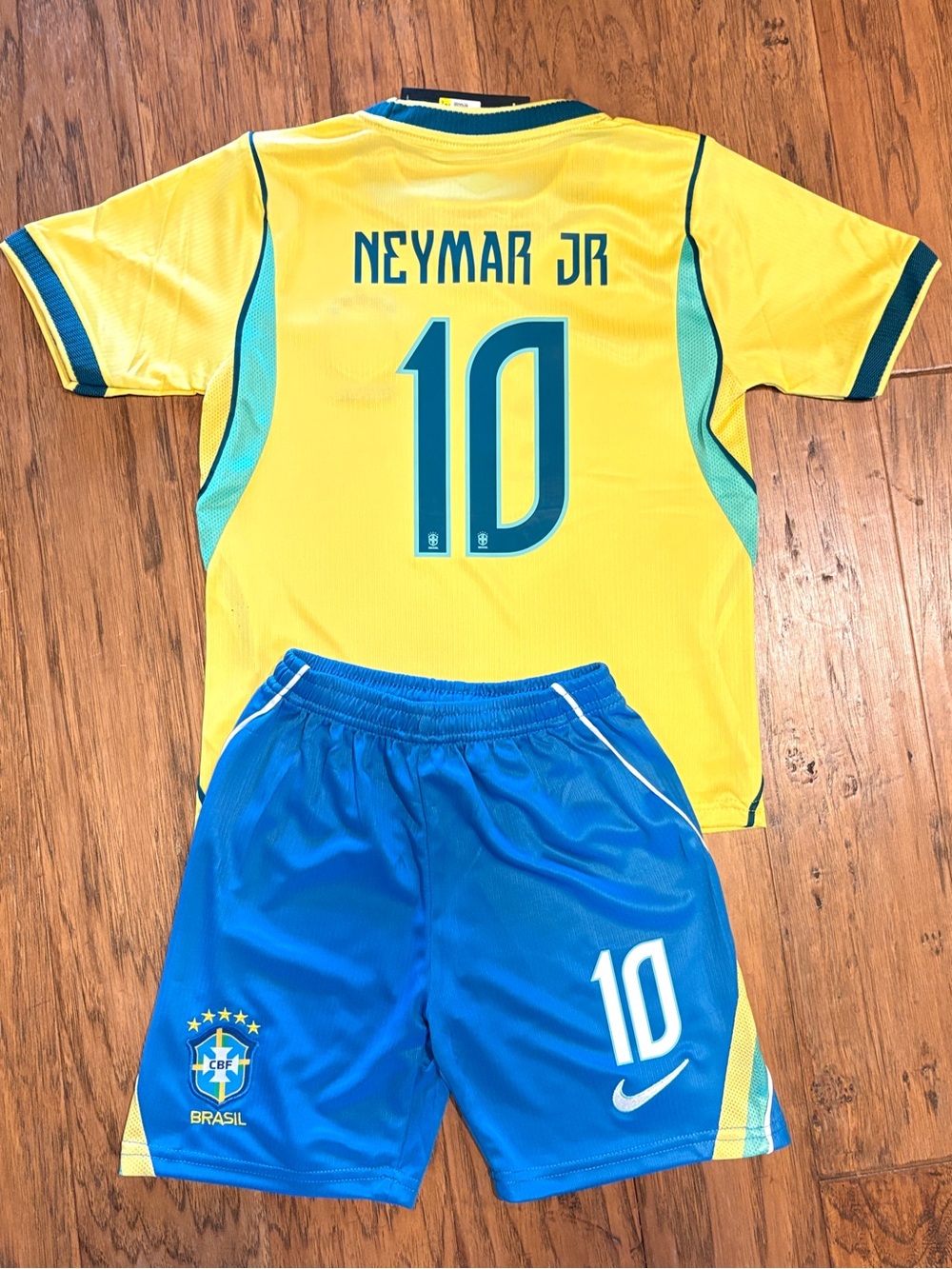 Youth Medium NIKE Neymar Size 26 Brasil Soccer Uniform Set of 2 - NWT